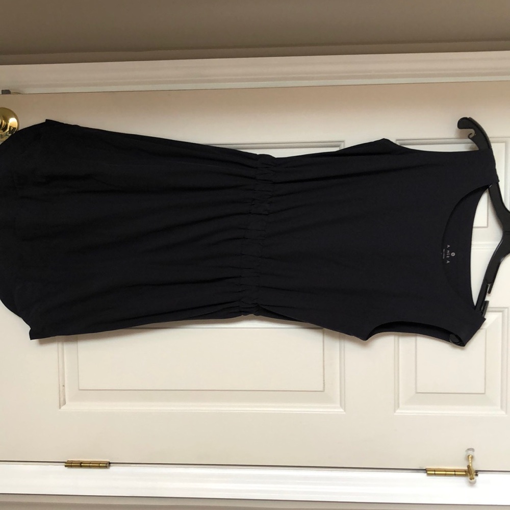 Sporty black Athleta dress!